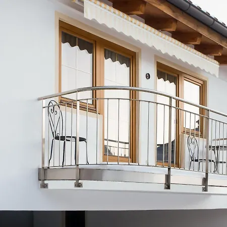 Comfortable In Salvenberg With Patio ホップフガルテン・イム・ブリクセンタール