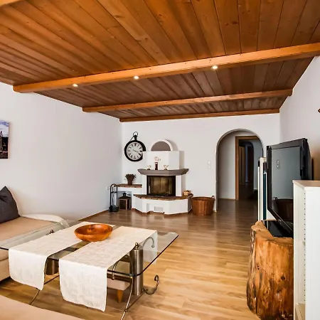 Comfortable In Salvenberg With Patio ホップフガルテン・イム・ブリクセンタール