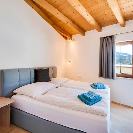 Comfortable In Salvenberg With Patio ホップフガルテン・イム・ブリクセンタール